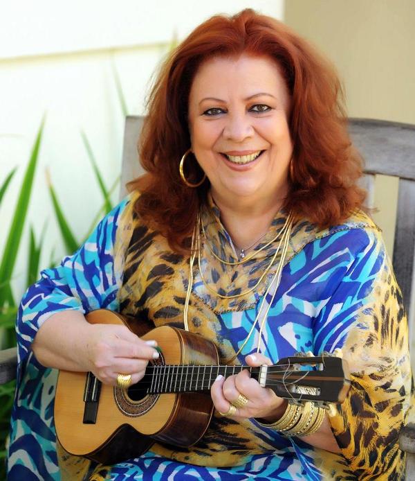 Beth Carvalho é homenageada pela Acadêmicos do Tatuapé