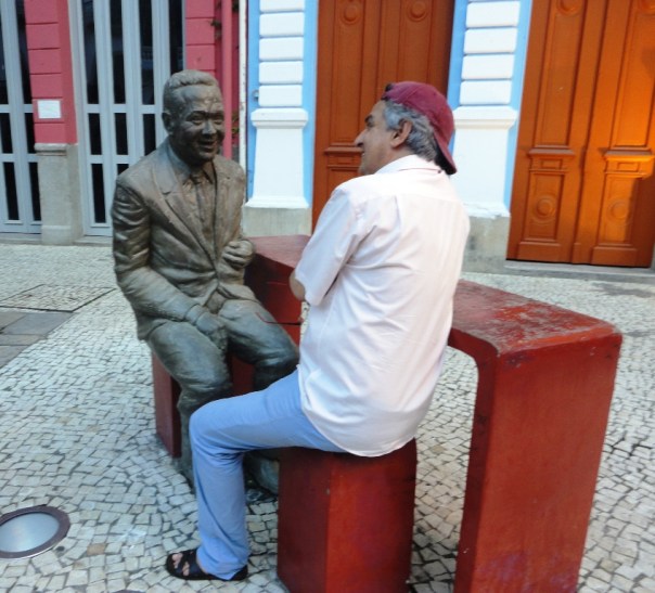 Fiquei pensando no que diria a Antonio Maria...