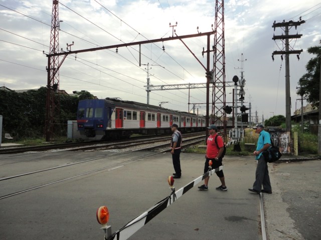 Os trens da linha 7 são velhos e com funcionamento precário.