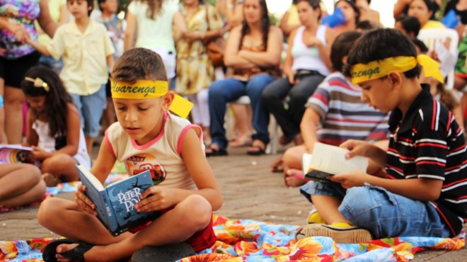 Incentivar a leitura, como ocorreu no Arte na Comunidade 2, em Canápolis, MG. Foto Thaneressa Lima (divulgação)